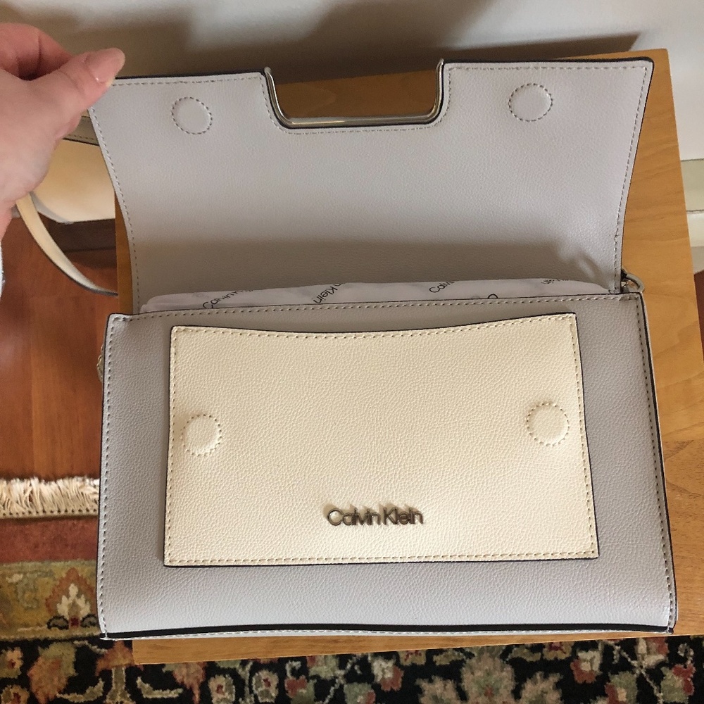 NWT Calvin Klein Long Strap/Crossbody Handbag Small/Medium Size - Picture 6 of 11